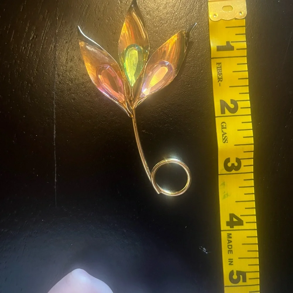 Vintage Gold Tone Iridescent Leaf Brooch and Earring Set Green and Pink Stones